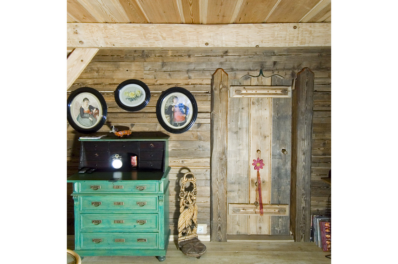 Traditionelles Haus mit Deckenbalken als Model - Duffner Blockbau