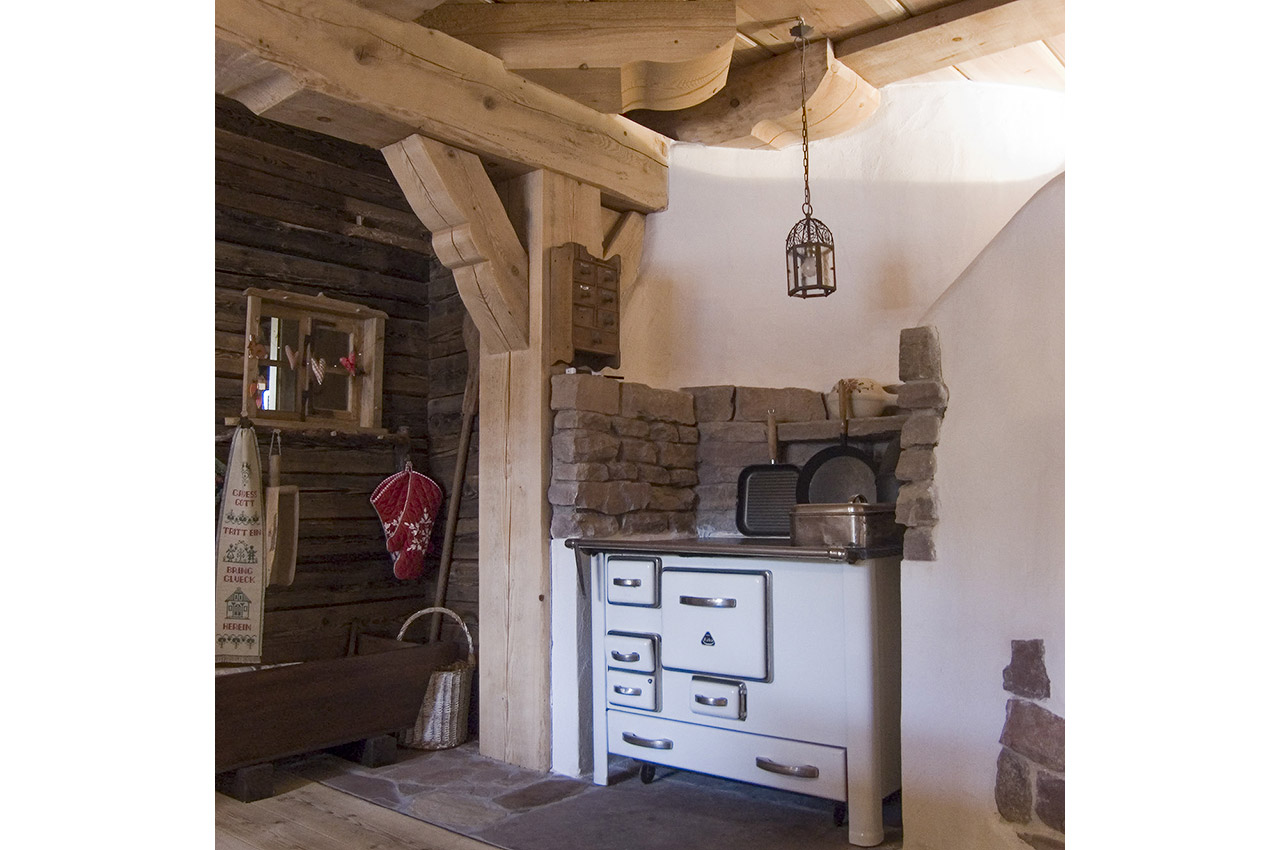 Traditionelles Haus mit Deckenbalken als Model - Duffner Blockbau